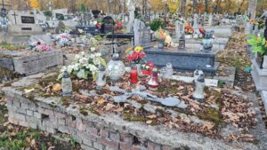 Posprzątane miejsca pamięci oraz zapomniane groby na Śląsku